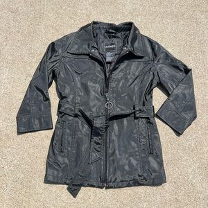 Vtg Outbrook Jacket Women Sz 6/6X Black Faux‎ Leather Collared Trench Belted Y2K